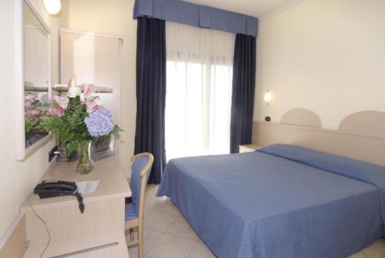 Hotel Europa San Bartolomeo Al Mare Exterior foto